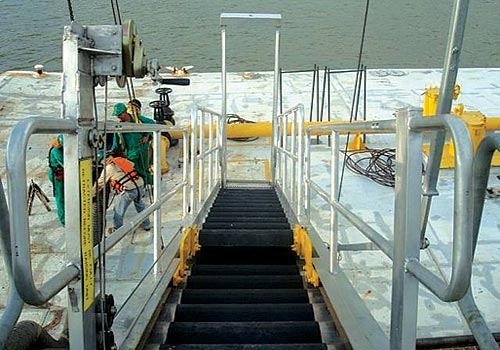 Access barge gangway2